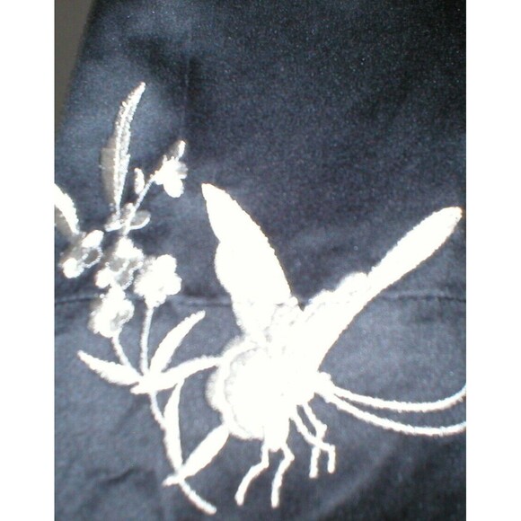 NWT New Designer Natori Wrap Robe Womens S Silky Satin Flowers White Black Short - Picture 10 of 10